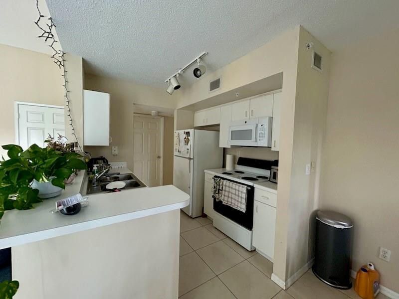2620 S University Drive, Unit 204, Davie, FL 33328 Photo