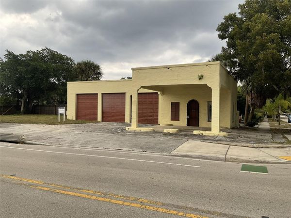 3712 S Olive Ave, West Palm Beach, FL 33405