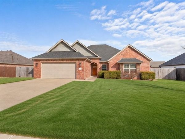 236 Ranalli Avenue , Tontitown, AR 72762