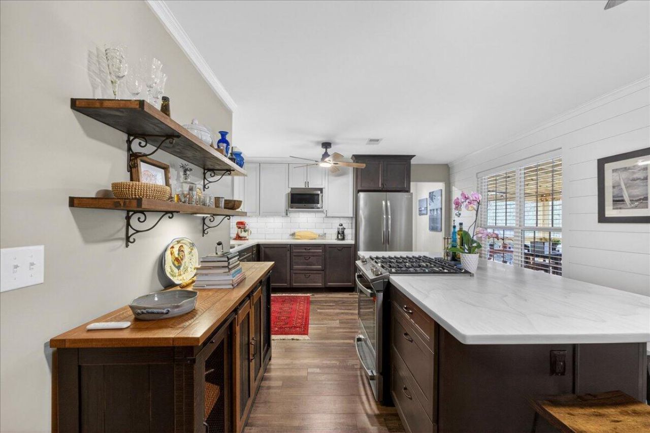 2484 Marina Road Photo 6