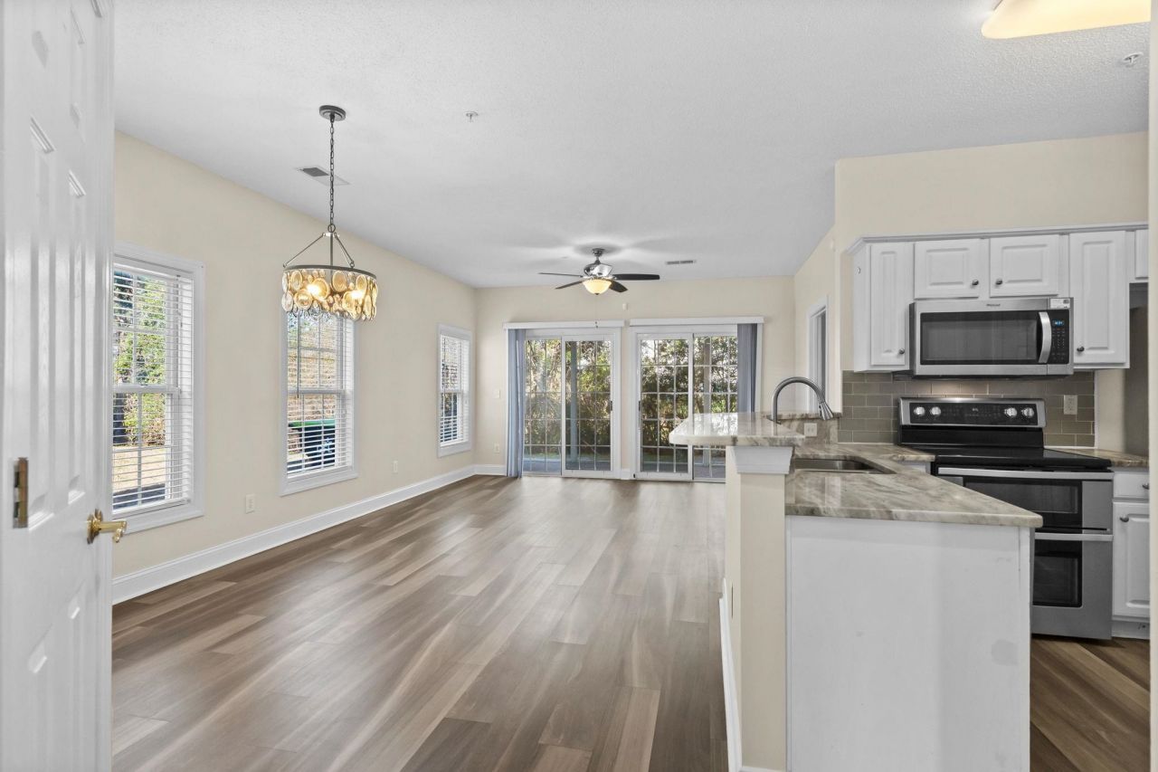 5042 Belleglen Dr.  Photo 5