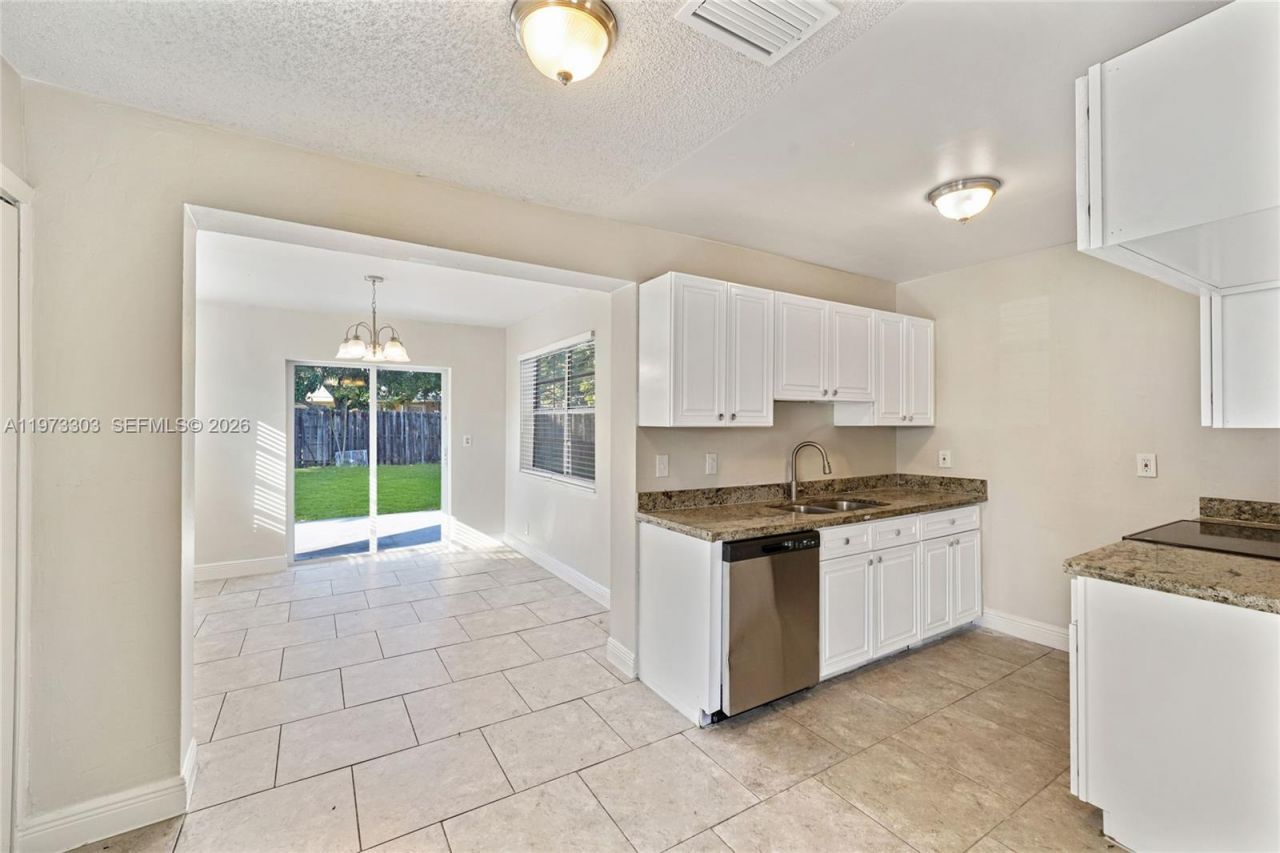 4721 NW 12th St, Lauderhill, FL 33313 Photo