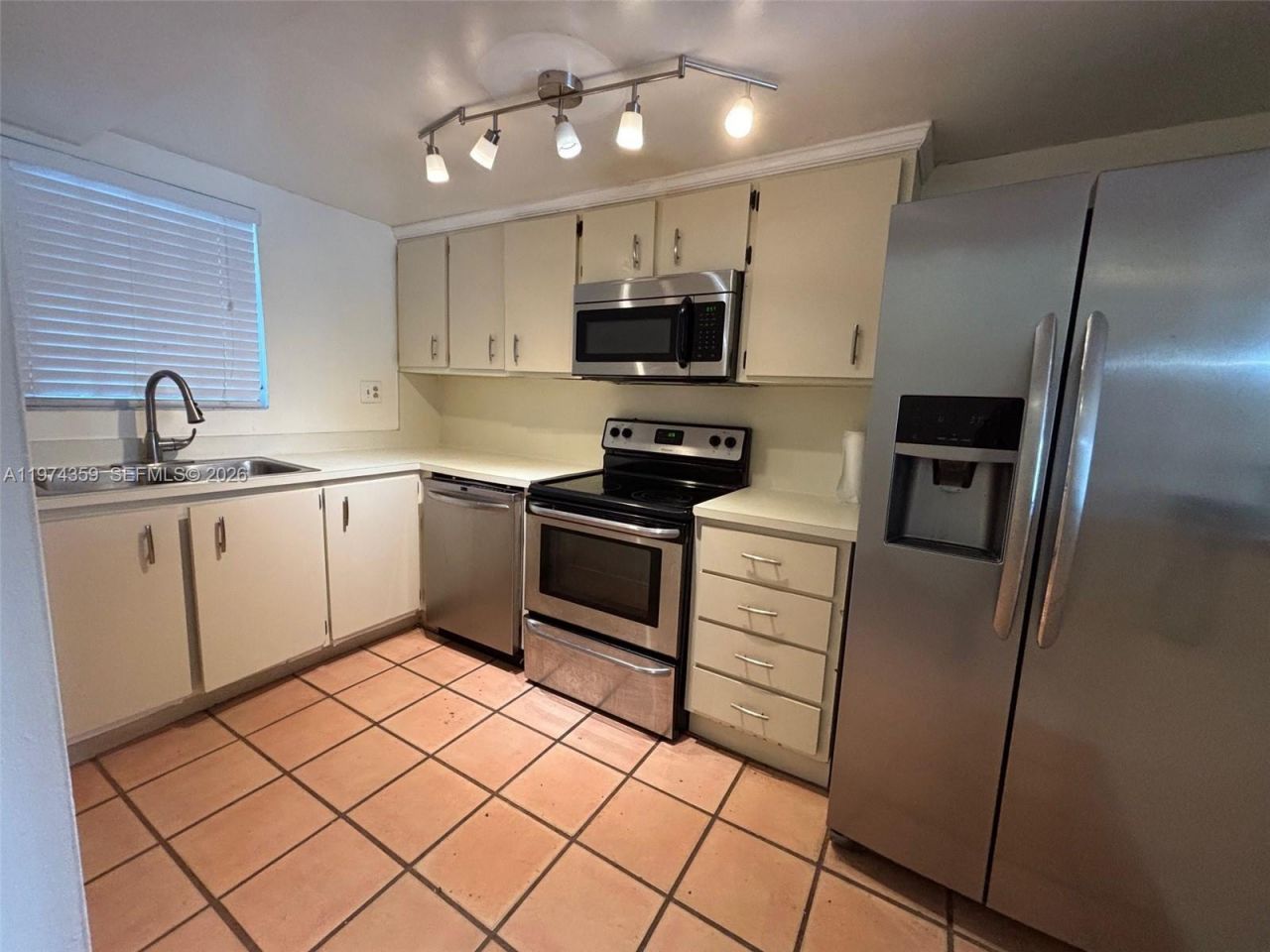 210 NW 87th Ave, Unit L219, Miami, FL 33172 Photo