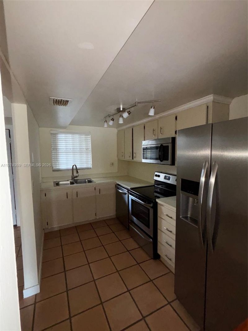 210 NW 87th Ave, Unit L219, Miami, FL 33172 Photo