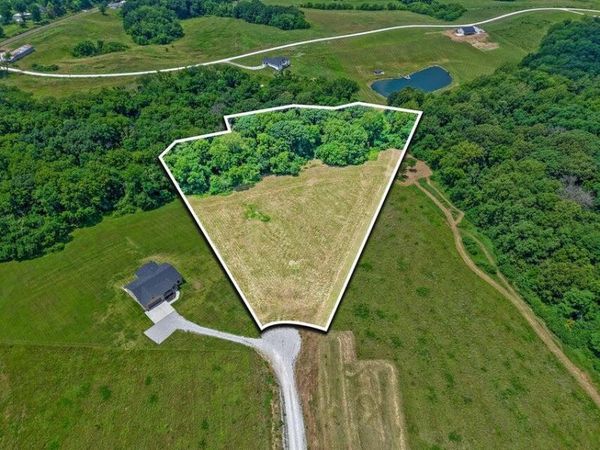 15000 Meriwether Court, Boonville, MO 65233