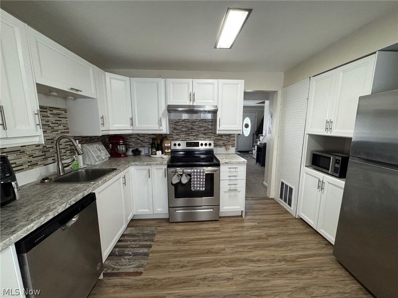 33661 Kenilworth Road, Eastlake, OH 44095 Photo 5