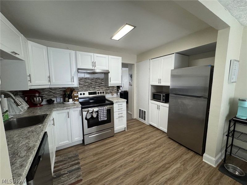 33661 Kenilworth Road, Eastlake, OH 44095 Photo 6