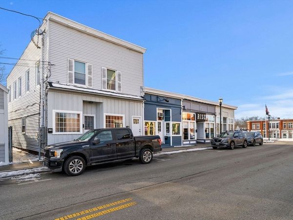 7-17 School St, Merrimac, MA 01860