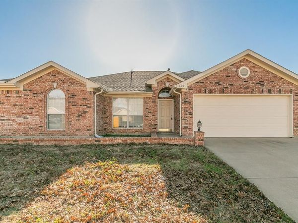 602 Joy Lane, Mansfield, TX 76063