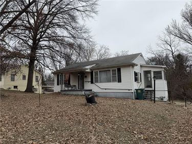 710 W Ewing Street, Nevada, MO 64772