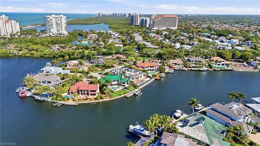 310 Pirates Bight, Naples, FL 34103 Photo