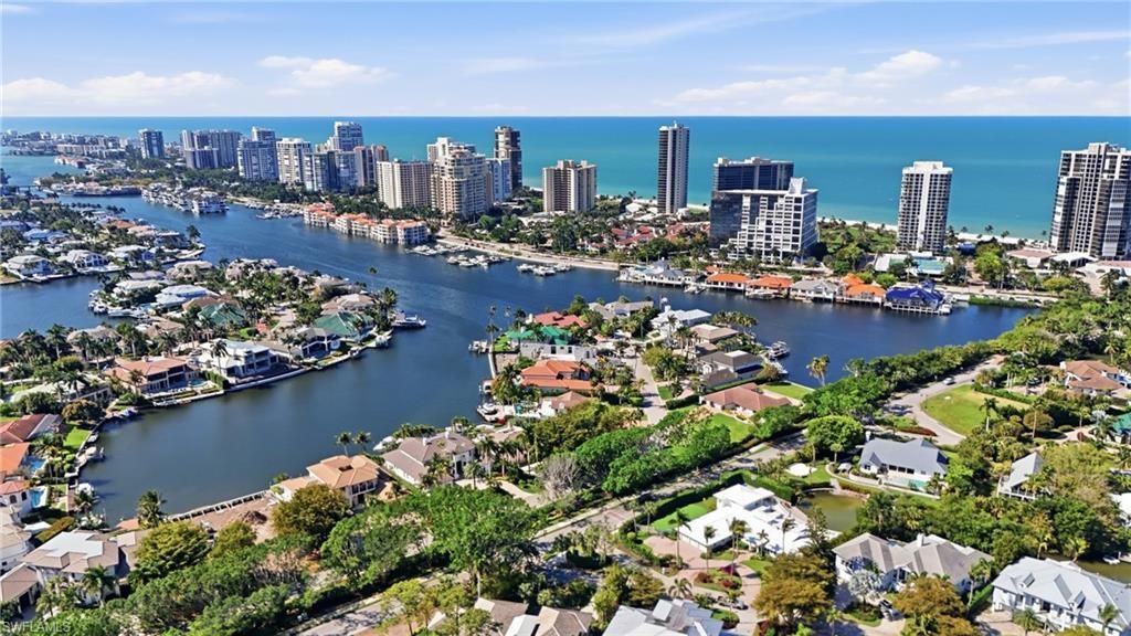 310 Pirates Bight, Naples, FL 34103 Photo