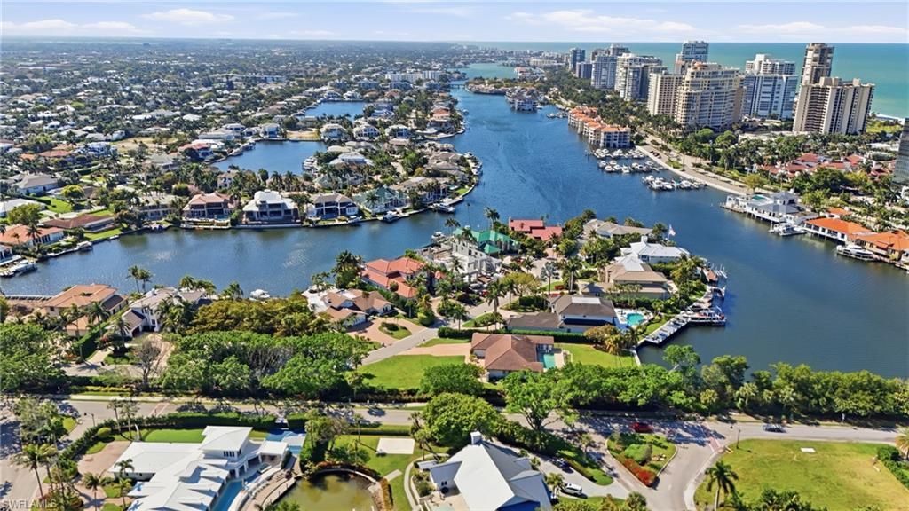 310 Pirates Bight, Naples, FL 34103 Photo