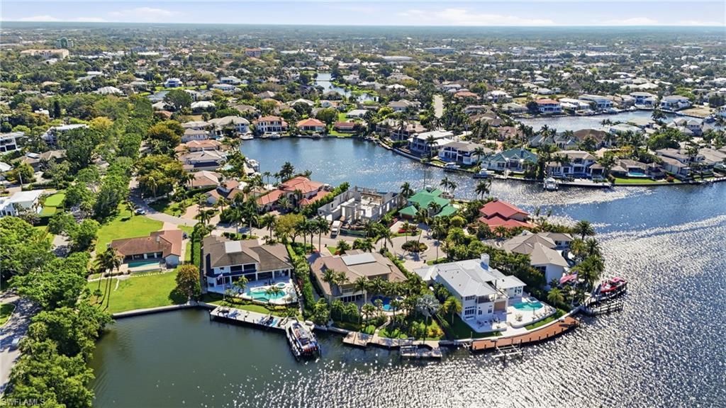 310 Pirates Bight, Naples, FL 34103 Photo