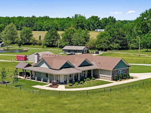 285 Harmony Ln, Smithville, TN 37166