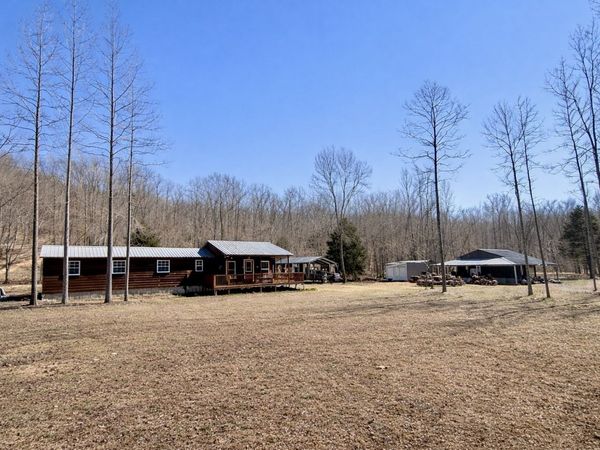 664 Russ Valley Rd, Lobelville, TN 37097