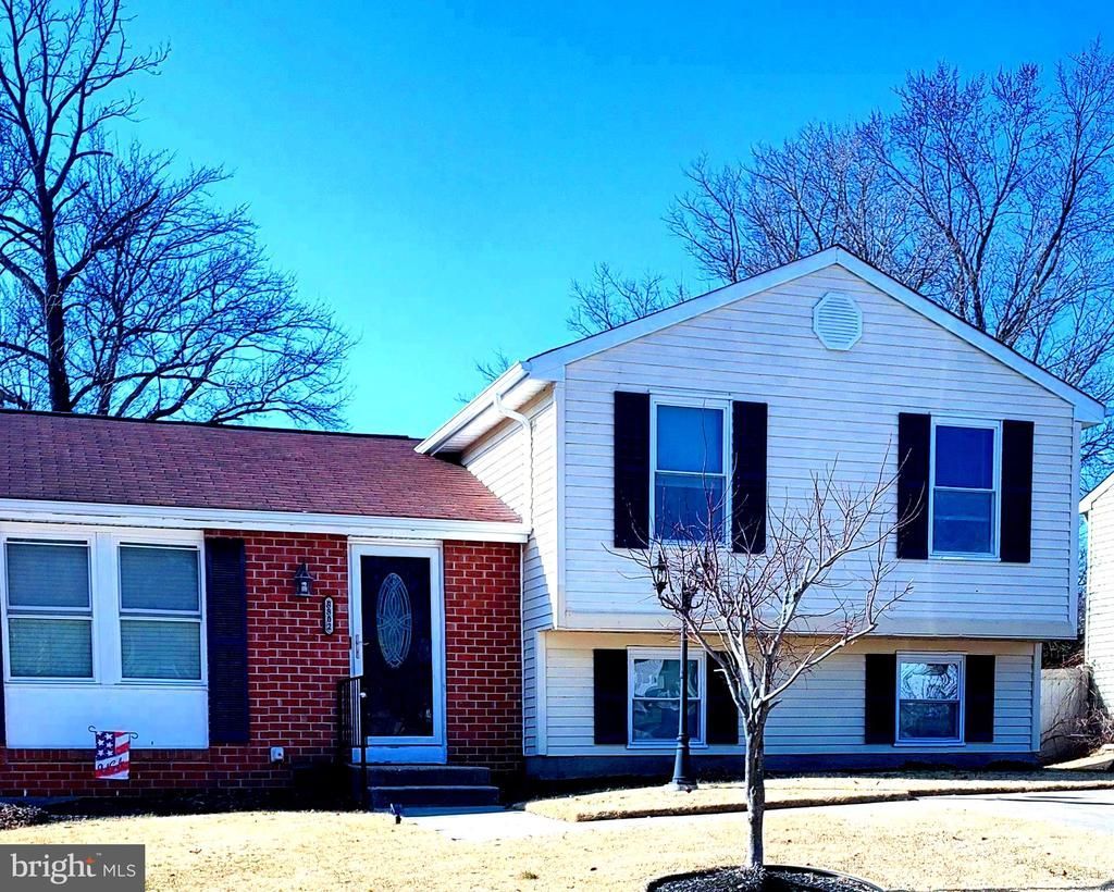 8802 GOLDEN TREE LANE Baltimore, MD 21221