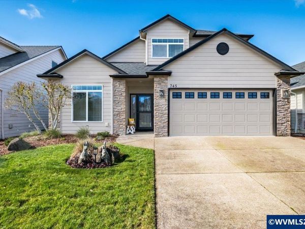 745 SE Glendover Ln, Dallas, OR 97338