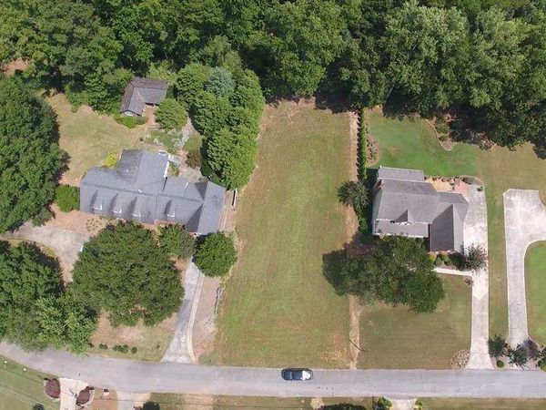 108 Briarwood Drive, Carrollton, GA 30117