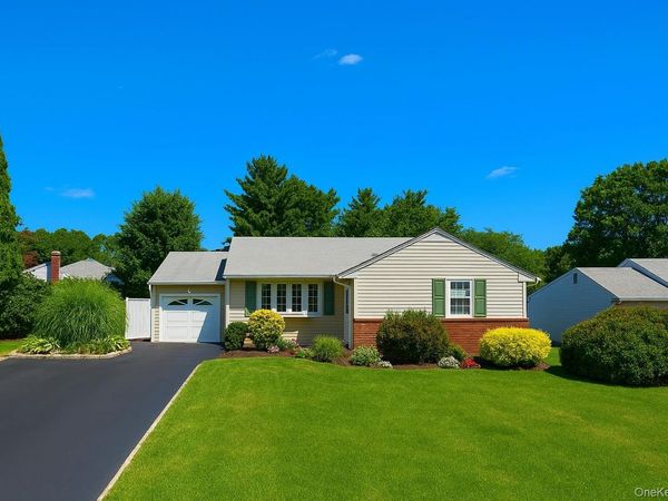 6 Longford Street, Huntington, NY 11743