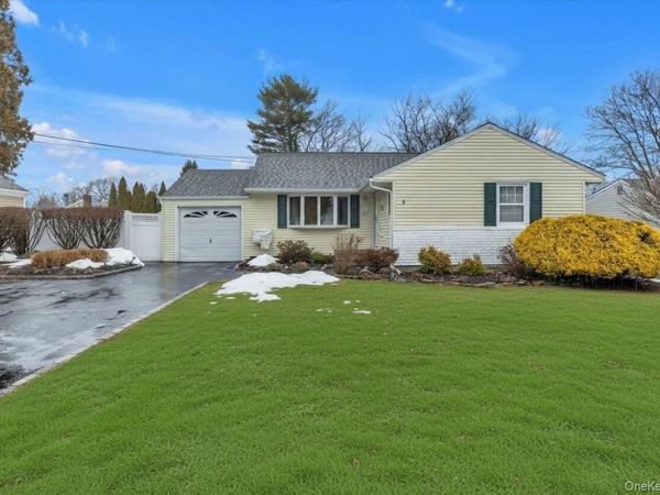 6 Longford Street, Huntington, NY 11743