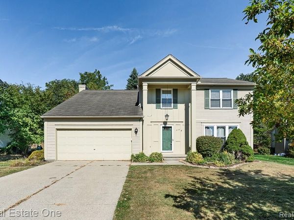619 Whitney Drive , Rochester Hills, MI 48307