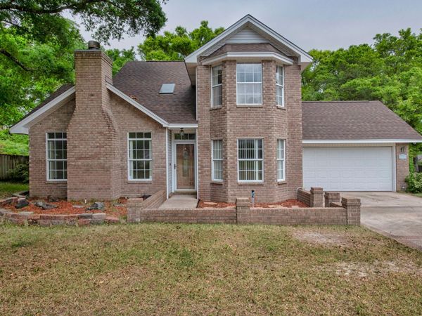 6740 Scotts Place, Pensacola, FL 32526