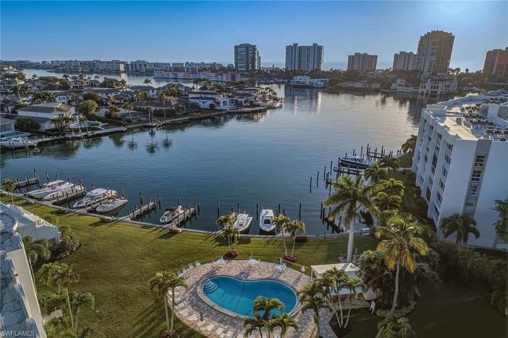 400 Park Shore Dr, Unit 400, Naples, FL 34103 Photo