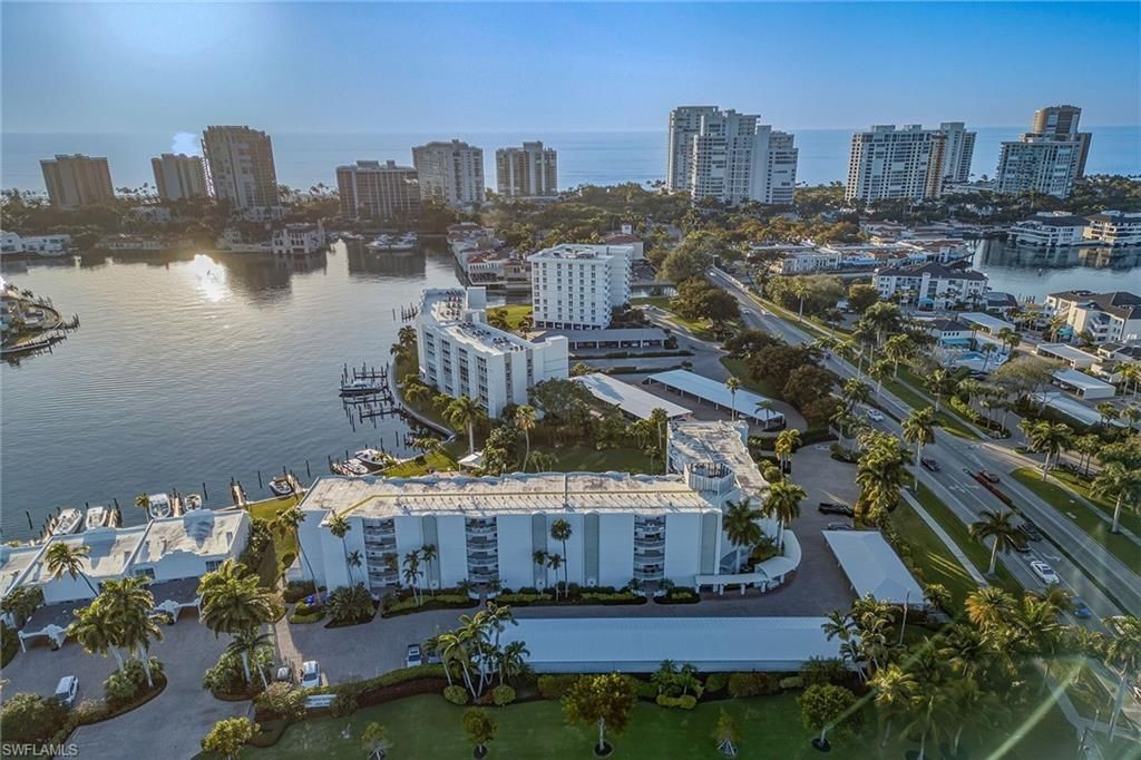 400 Park Shore Dr, Unit 400, Naples, FL 34103 Photo