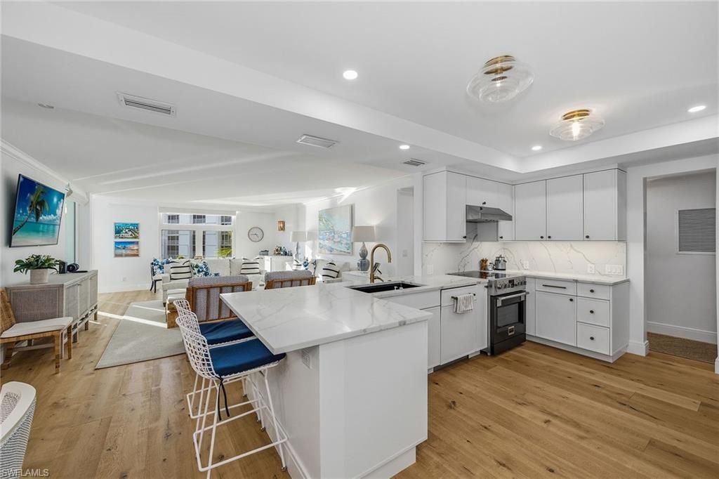 400 Park Shore Dr, Unit 400, Naples, FL 34103 Photo