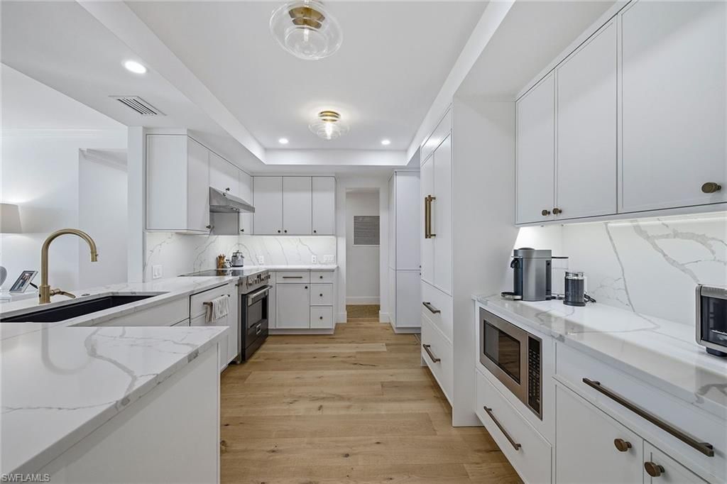 400 Park Shore Dr, Unit 400, Naples, FL 34103 Photo