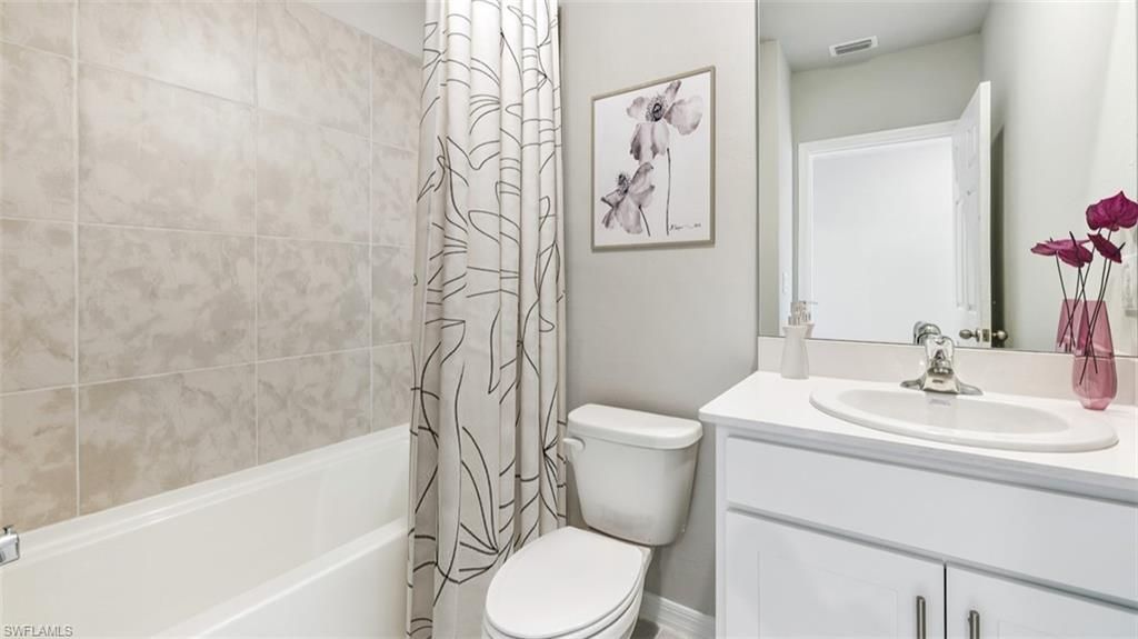 1617 NE 4th Pl, Cape Coral, FL 33909 Photo