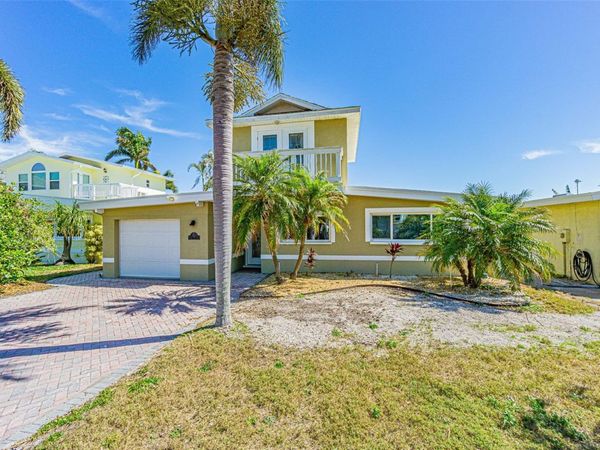 121 WALL STREET , REDINGTON SHORES, FL 33708