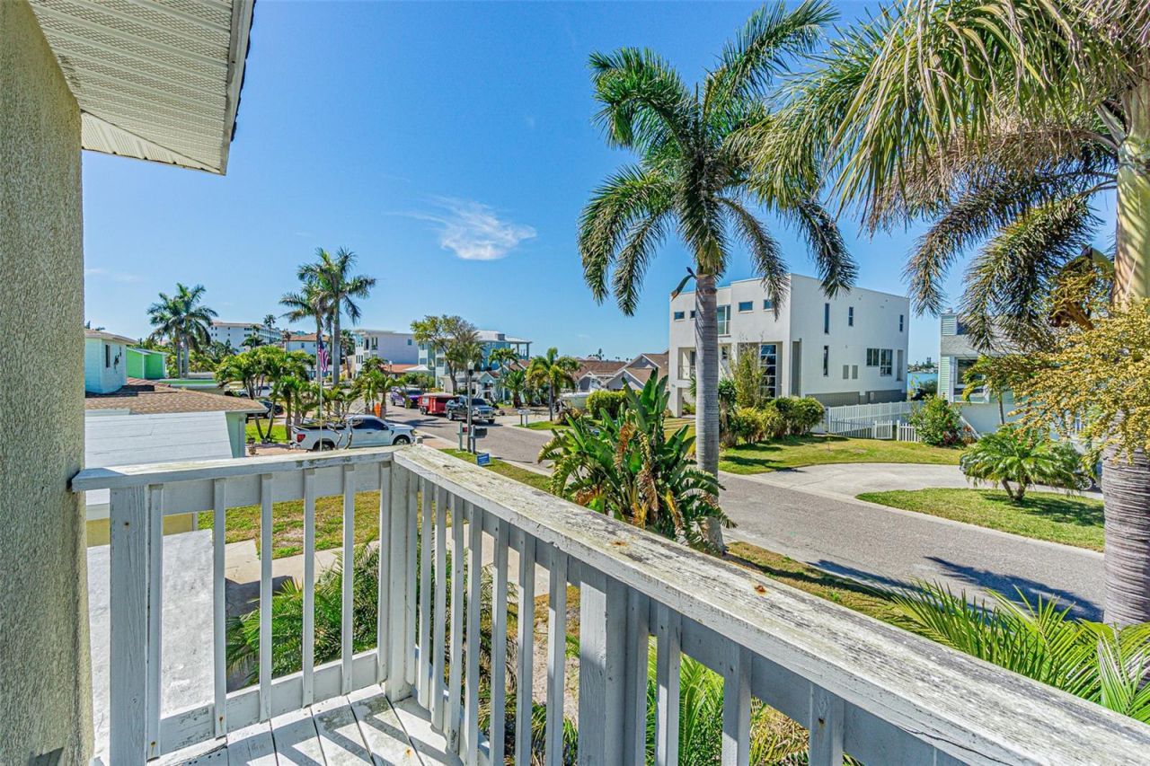 121 Wall Street, Redington Shores, FL 33708 Photo