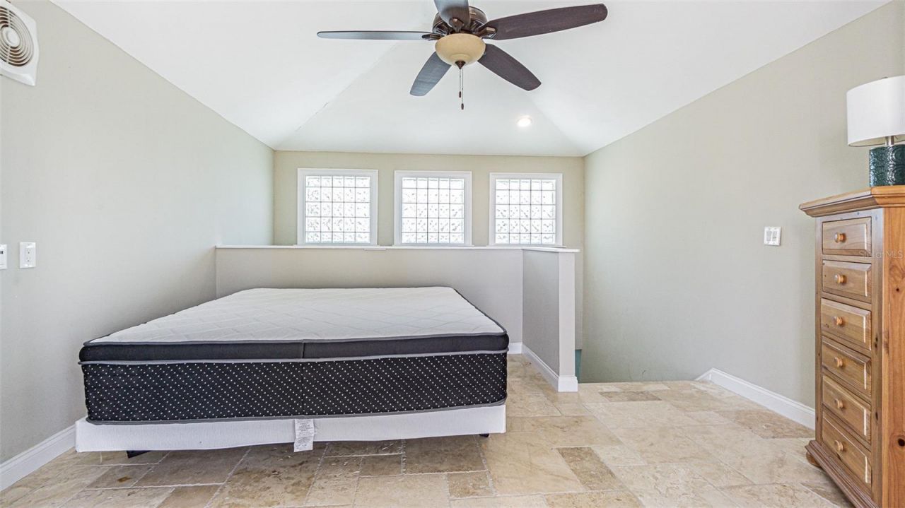 121 Wall Street, Redington Shores, FL 33708 Photo