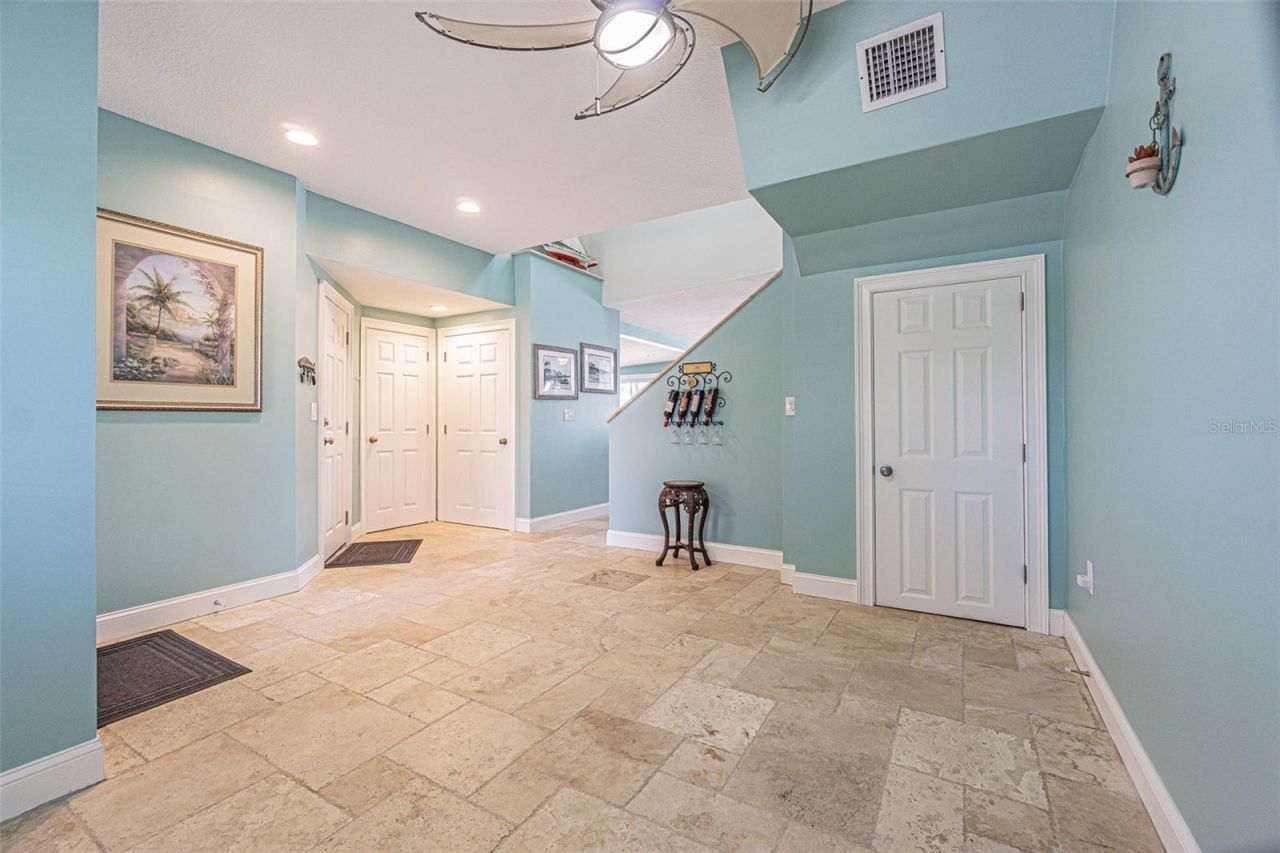 121 Wall Street, Redington Shores, FL 33708 Photo