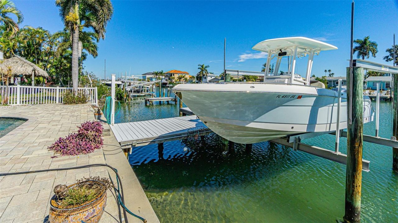 121 Wall Street, Redington Shores, FL 33708 Photo