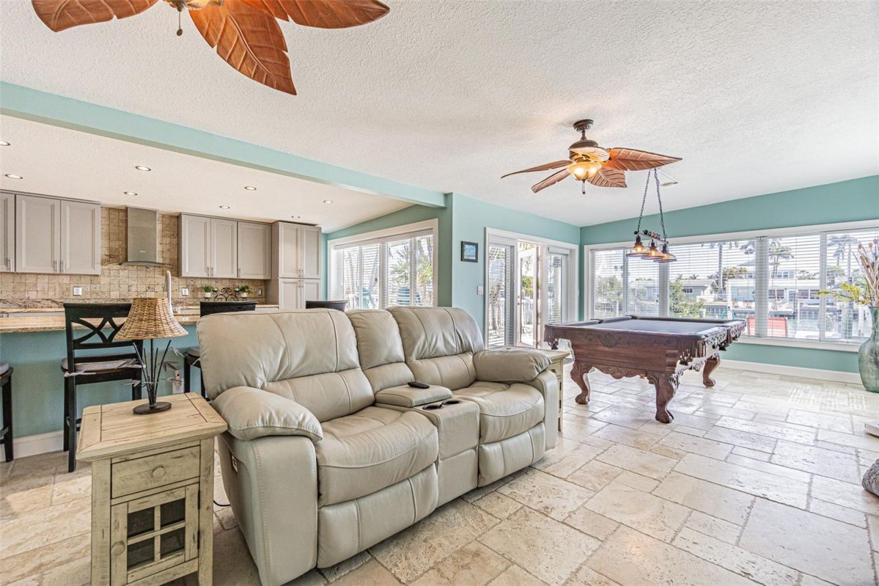121 Wall Street, Redington Shores, FL 33708 Photo