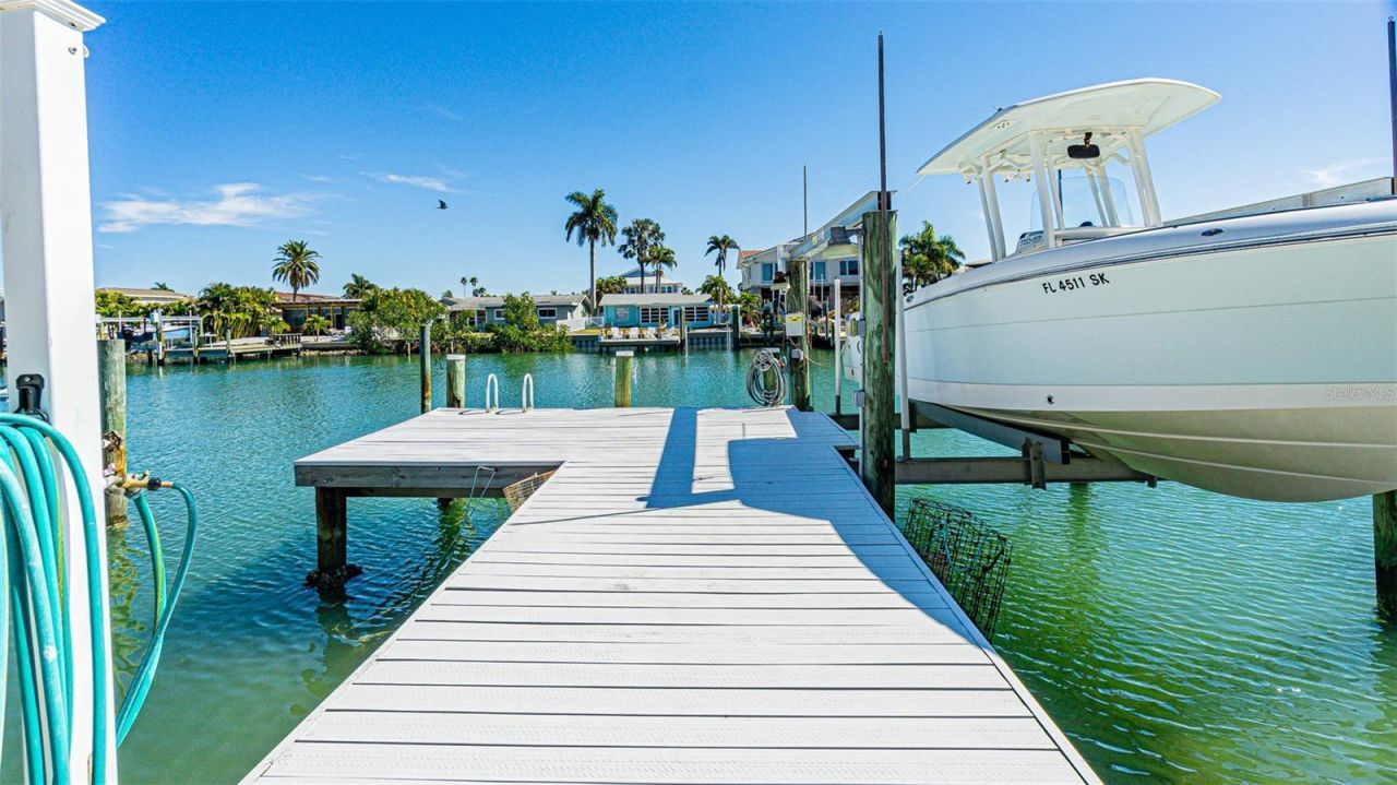 121 Wall Street, Redington Shores, FL 33708 Photo