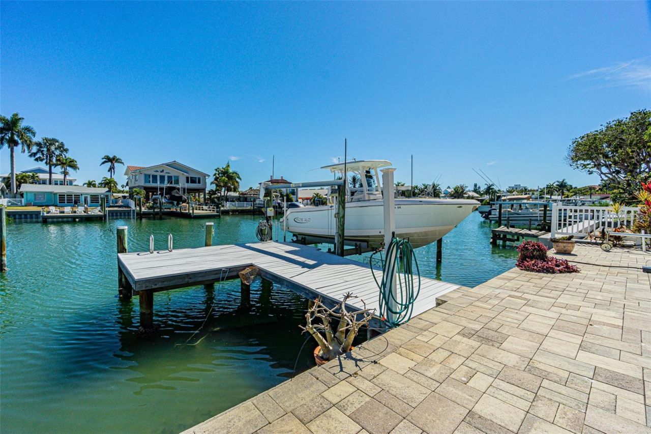 121 Wall Street, Redington Shores, FL 33708 Photo