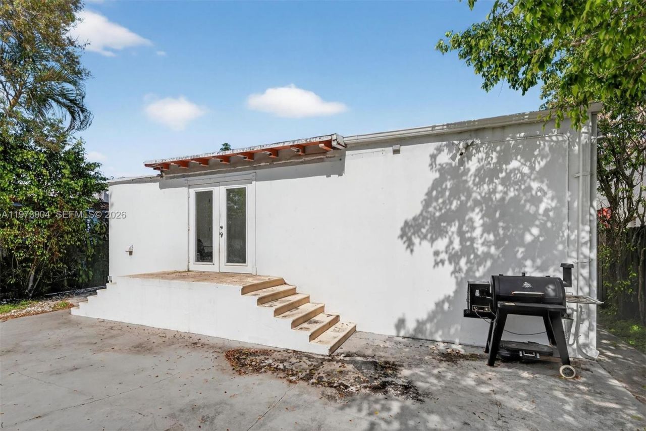 620 SW 27th Rd , Miami, FL 33129 Photo