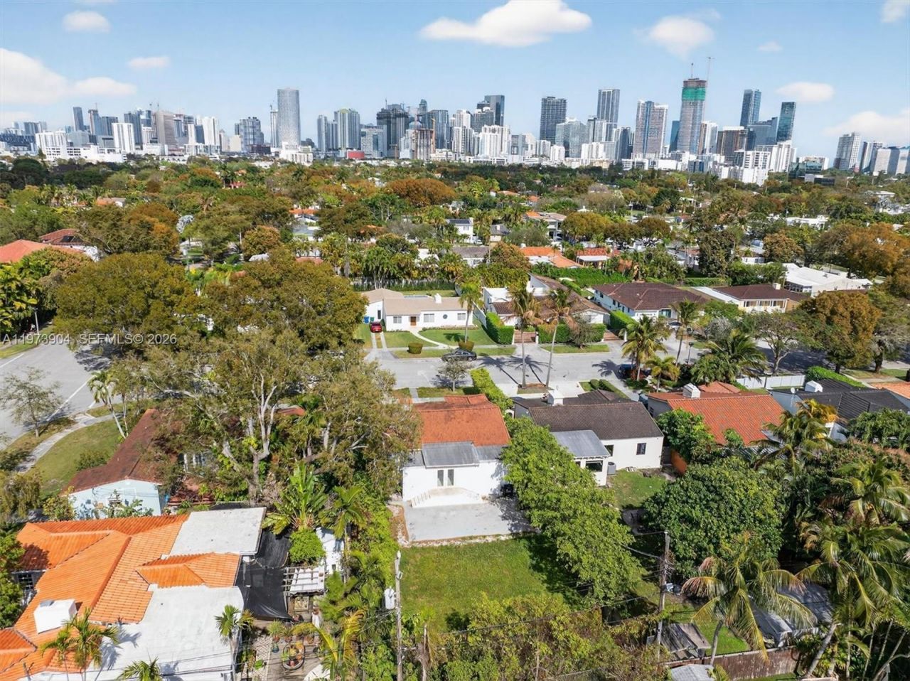 620 SW 27th Rd , Miami, FL 33129 Photo