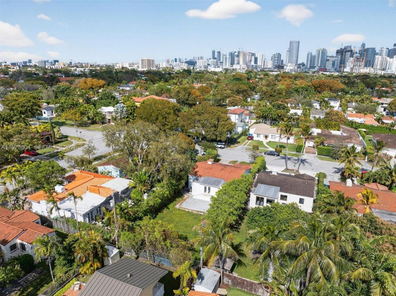 620 SW 27th Rd , Miami, FL 33129 Photo