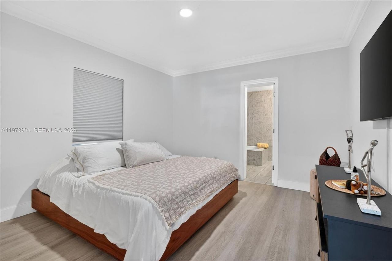 620 SW 27th Rd , Miami, FL 33129 Photo