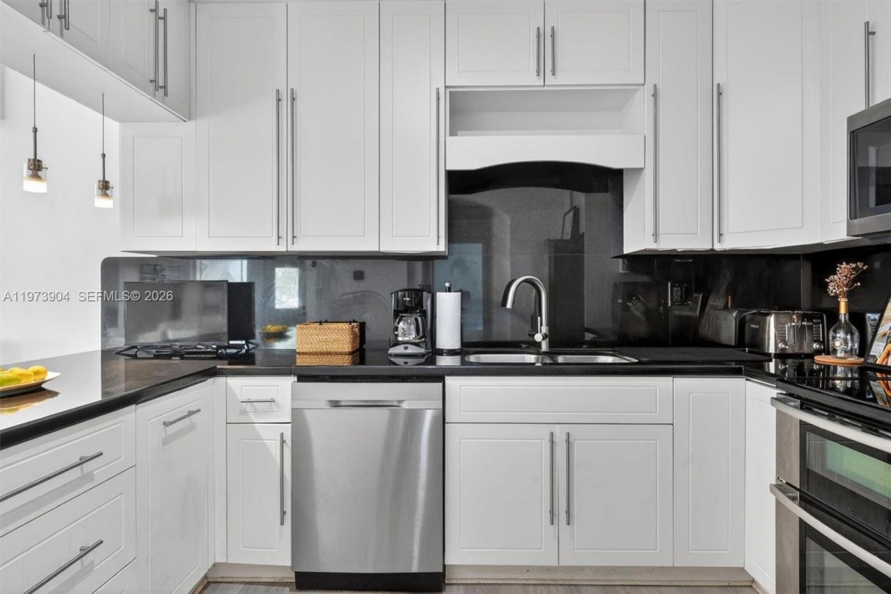 620 SW 27th Rd , Miami, FL 33129 Photo