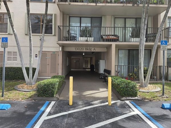 13020 SW 92nd Ave, Unit A106, Miami, FL 33176