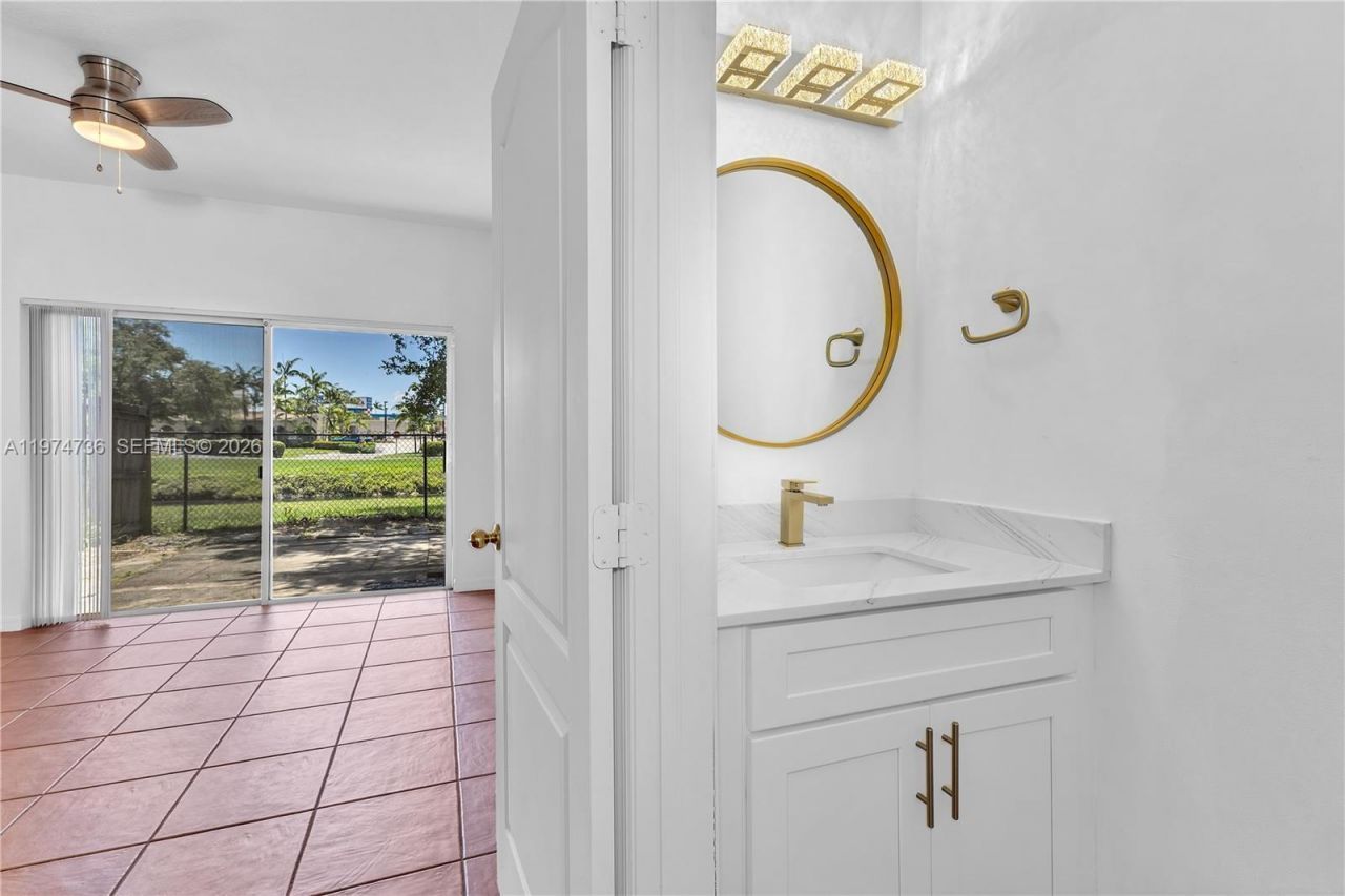 15750 SW 92nd Ave, Unit 20C, Palmetto Bay, FL 33157 Photo