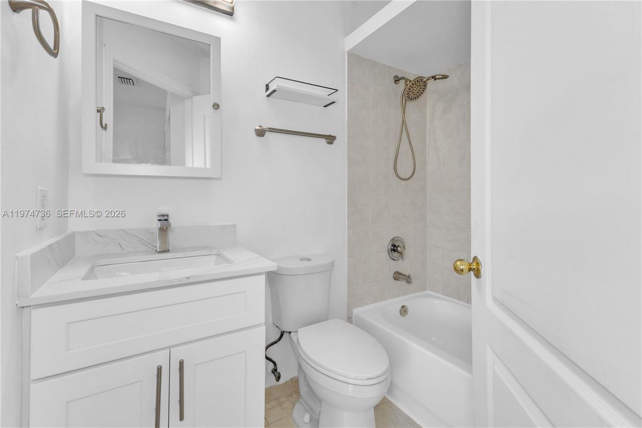 15750 SW 92nd Ave, Unit 20C, Palmetto Bay, FL 33157 Photo