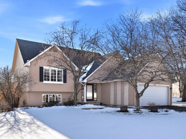 185 Cascade Court, Chanhassen, MN 55317