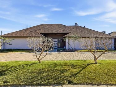 7736 Lone Moor Circle, Dallas, TX 75248